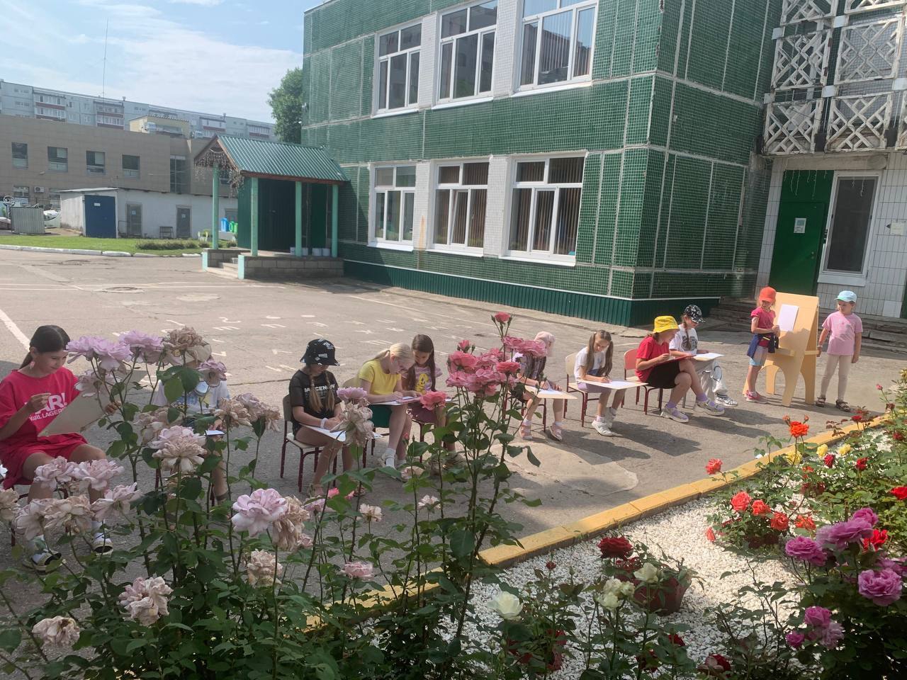 Плэнер в школьном лагере.