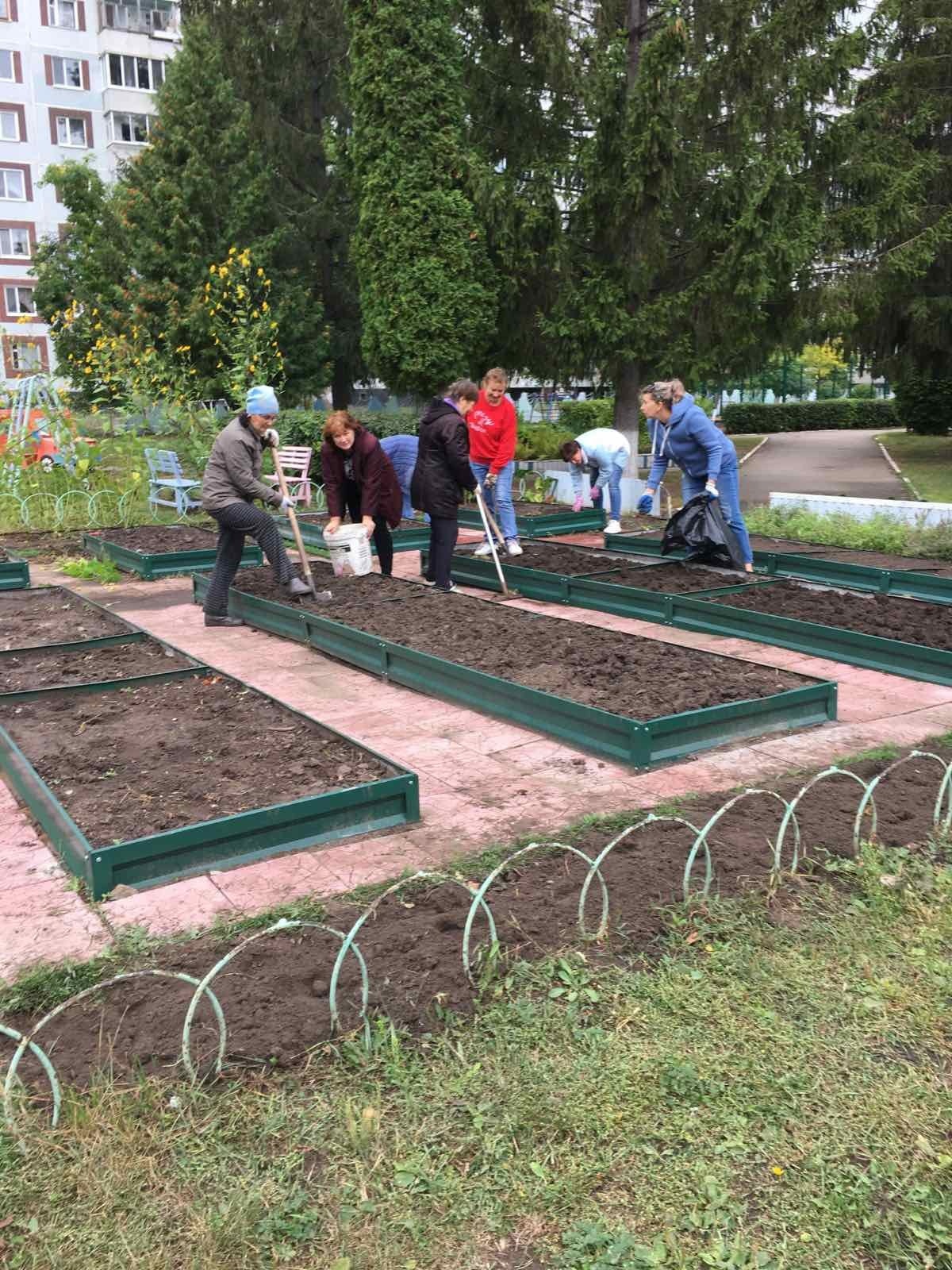 Городской субботник.